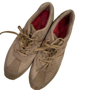 Easy Spirit Tan Sneakers Size 8.5 Narrow Lace Up Low Top Comfort Walking Shoes